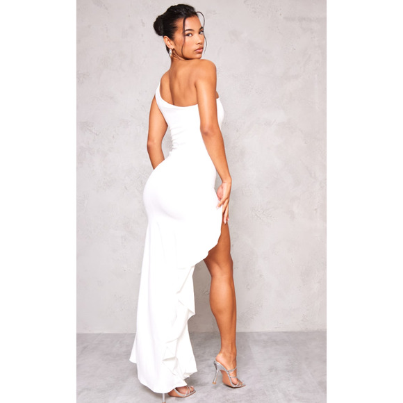 PrettyLittleThing Dresses & Skirts - PrettyLittleThing White Maxi Ruffle High Slit Maxi XS NWOT Night Out Dancing